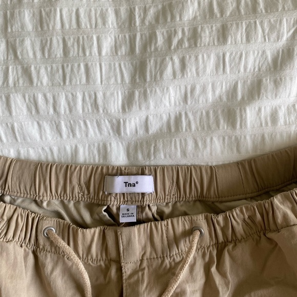 Aritzia Parachute Pant - Picture 5 of 5